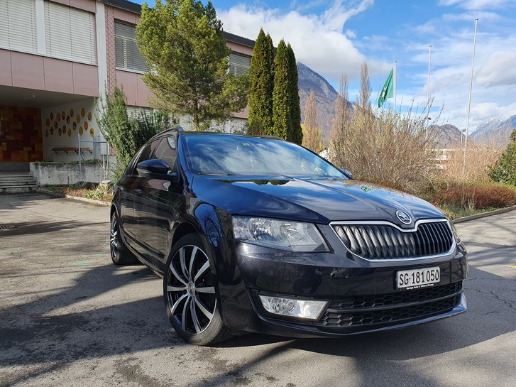 Skoda Octavia Combi 1.6 TDI 105 Ambition DSG Skoda Skoda Octavia Combi 1.6 TDI 105 Ambition DSG