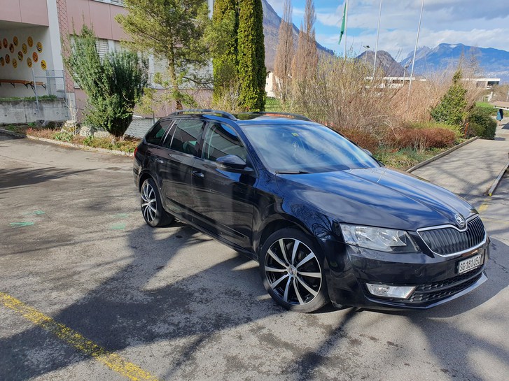 Skoda Octavia Combi 1.6 TDI 105 Ambition DSG Skoda Skoda Octavia Combi 1.6 TDI 105 Ambition DSG