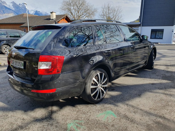 Skoda Octavia Combi 1.6 TDI 105 Ambition DSG Skoda Skoda Octavia Combi 1.6 TDI 105 Ambition DSG