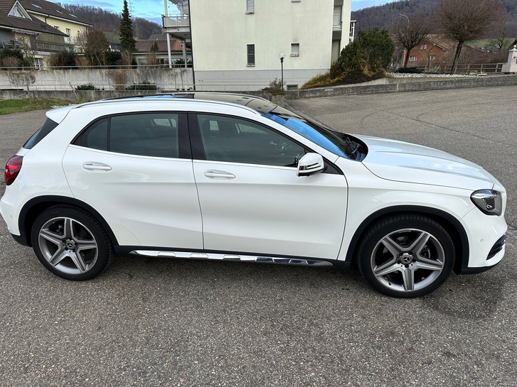 Mercedes-Benz GLA-Klasse X156 GLA 250 AMG Line 4m Mercedes-Benz Mercedes-Benz GLA-Klasse X156 GLA 250 AMG Line 4m