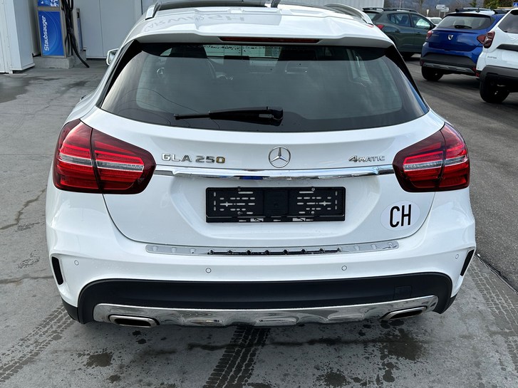 Mercedes-Benz GLA-Klasse X156 GLA 250 AMG Line 4m Mercedes-Benz Mercedes-Benz GLA-Klasse X156 GLA 250 AMG Line 4m