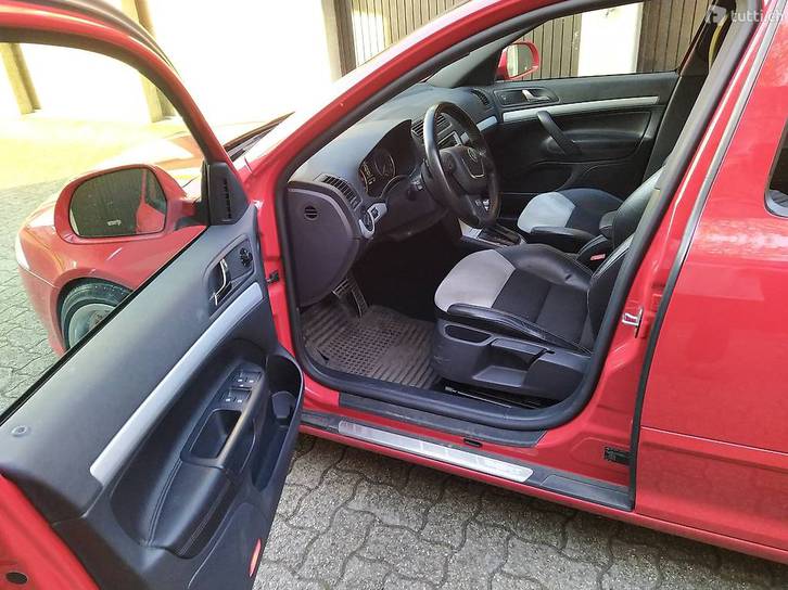 Skoda Octavia Combi 2.0 TFSI 200 RS DSG Skoda Skoda Octavia Combi 2.0 TFSI 200 RS DSG