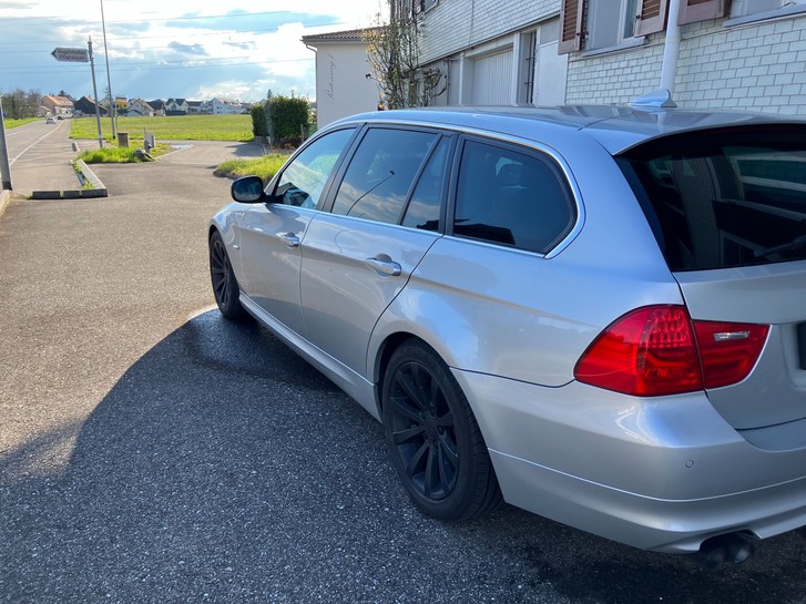 BMW 3er Reihe E91 Touring 330d xDrive BMW BMW 3er Reihe E91 Touring 330d xDrive
