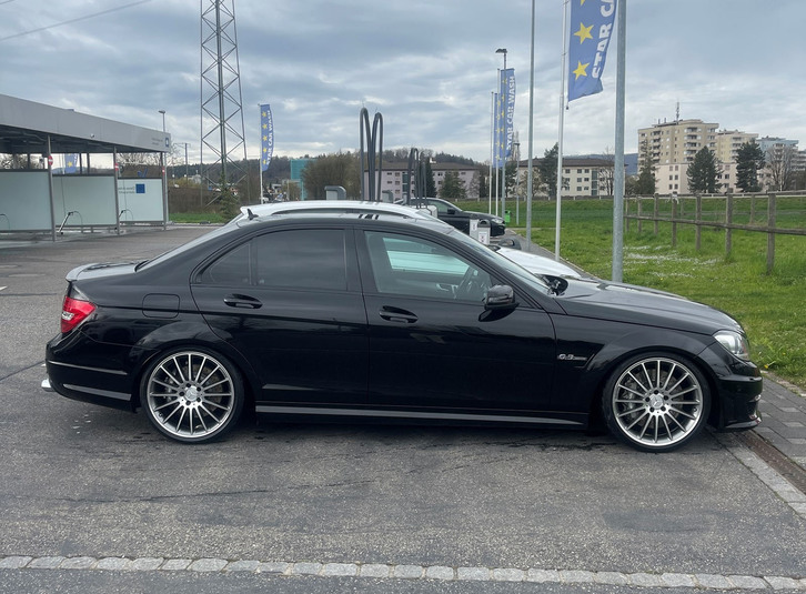 Mercedes-Benz C-Klasse W204 C 63 V8 AMG Mercedes-Benz Mercedes-Benz C-Klasse W204 C 63 V8 AMG