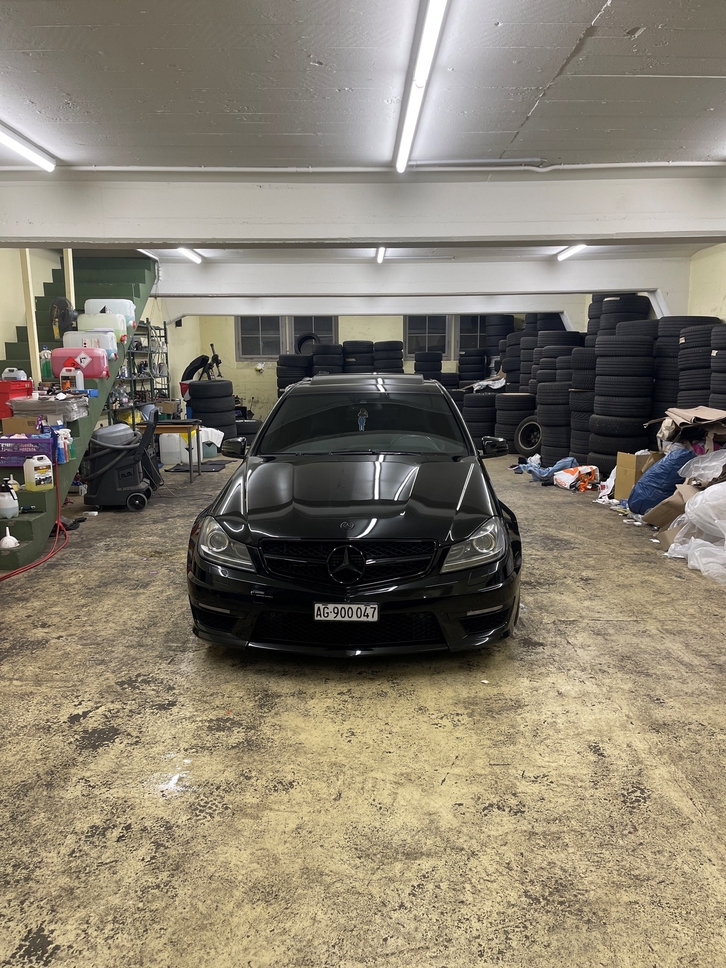 Mercedes-Benz C-Klasse W204 C 63 V8 AMG Mercedes-Benz Mercedes-Benz C-Klasse W204 C 63 V8 AMG