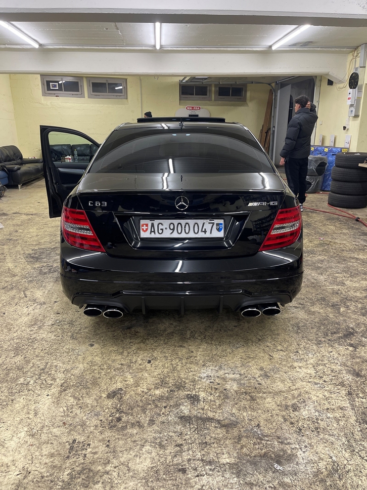 Mercedes-Benz C-Klasse W204 C 63 V8 AMG Mercedes-Benz Mercedes-Benz C-Klasse W204 C 63 V8 AMG