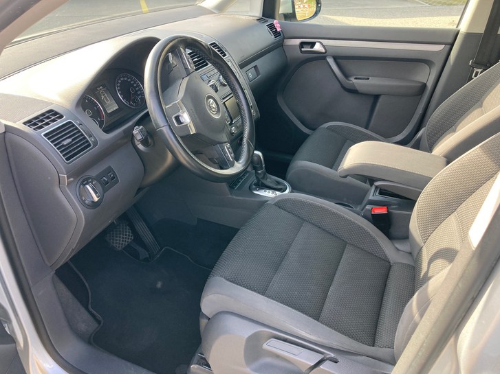 VW Touran 1.6 TDI BlueMT Comfortline DSG VW VW Touran 1.6 TDI BlueMT Comfortline DSG