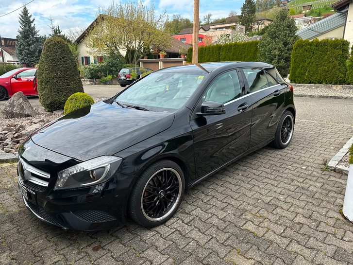 Mercedes-Benz A-Klasse W176 A 200 Mercedes-Benz Mercedes-Benz A-Klasse W176 A 200