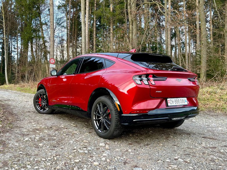 Ford Mustang Mach-E Standard AWD Ford Ford Mustang Mach-E Standard AWD