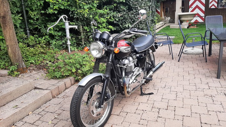Triumph Bonneville 800 T100 Triumph Triumph Bonneville 800 T100