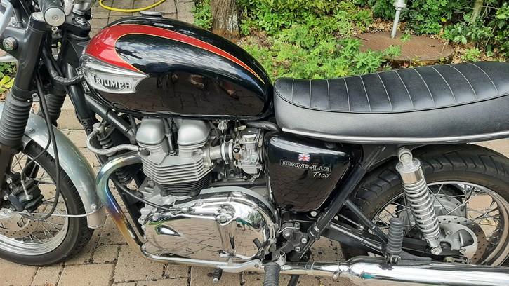 Triumph Bonneville 800 T100 Triumph Triumph Bonneville 800 T100