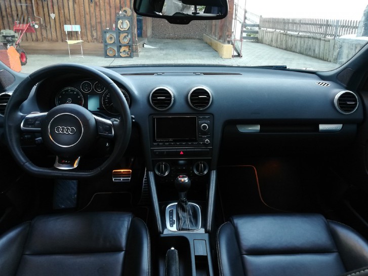 Audi RS3 Sportback 2.5 T FSI quattro S-Tronic Audi Audi RS3 Sportback 2.5 T FSI quattro S-Tronic