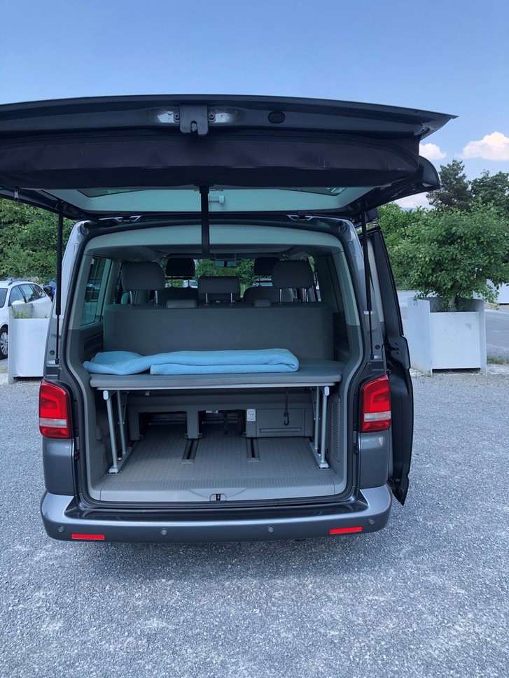 VW T5 2.0 TDI California Beach VW VW T5 2.0 TDI California Beach