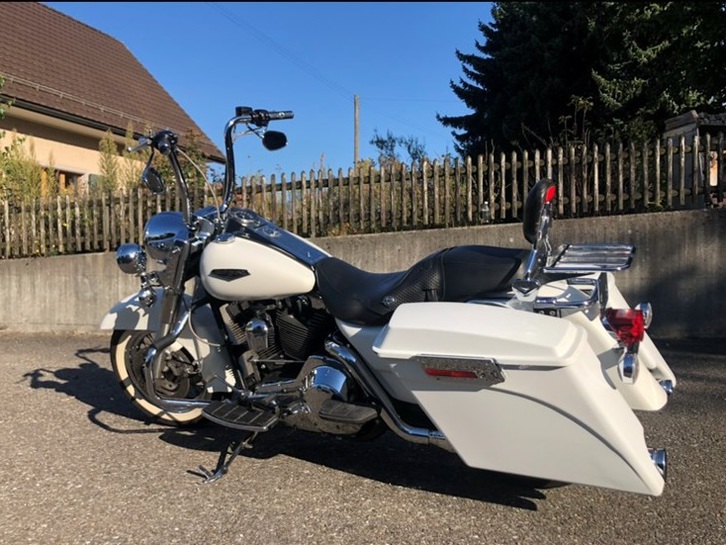 Harley-Davidson FLHRCI 1450 Road King Classic Harley-Davidson Harley-Davidson FLHRCI 1450 Road King Classic