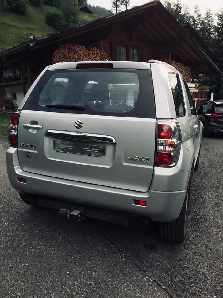 Suzuki Grand Vitara Wagon 2.4 VVT GL Top 4x4 Suzuki Suzuki Grand Vitara Wagon 2.4 VVT GL Top 4x4