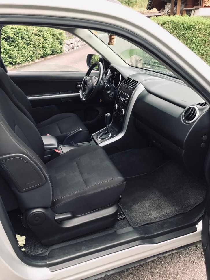 Suzuki Grand Vitara Wagon 2.4 VVT GL Top 4x4 Suzuki Suzuki Grand Vitara Wagon 2.4 VVT GL Top 4x4