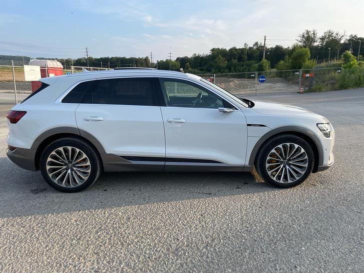 Audi e-tron Sportback 55 Advanced quattro Audi Audi e-tron Sportback 55 Advanced quattro
