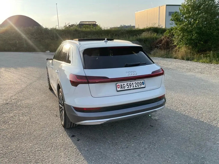 Audi e-tron Sportback 55 Advanced quattro Audi Audi e-tron Sportback 55 Advanced quattro