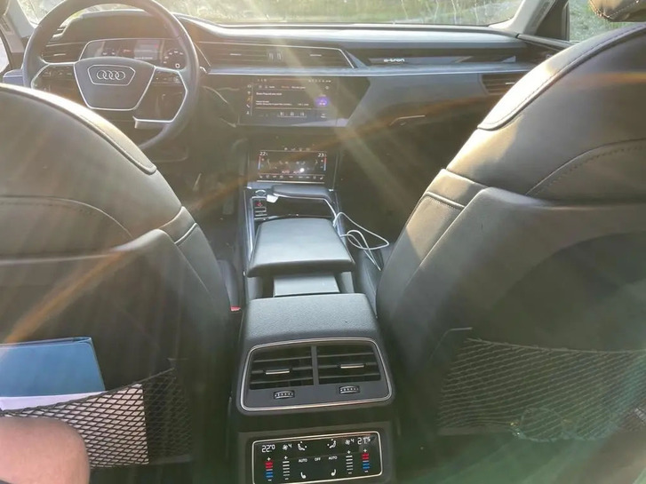 Audi e-tron Sportback 55 Advanced quattro Audi Audi e-tron Sportback 55 Advanced quattro