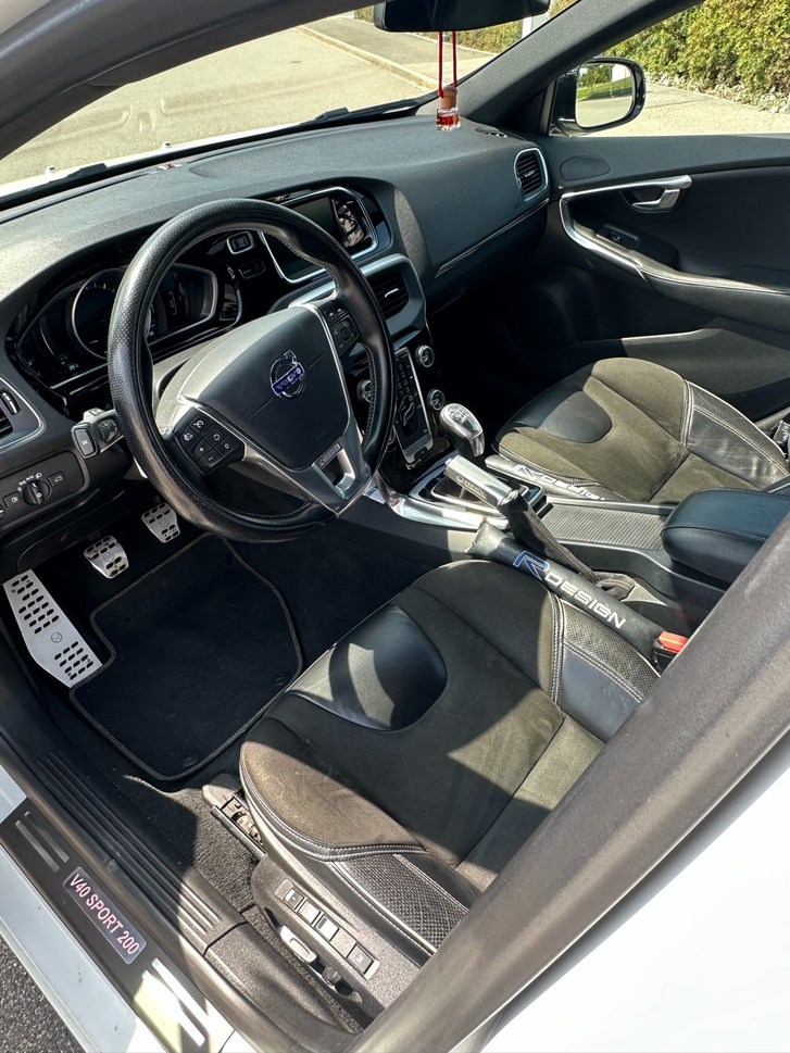 Volvo V40 1.6 T Sport 200 S/S Volvo Volvo V40 1.6 T Sport 200 S/S