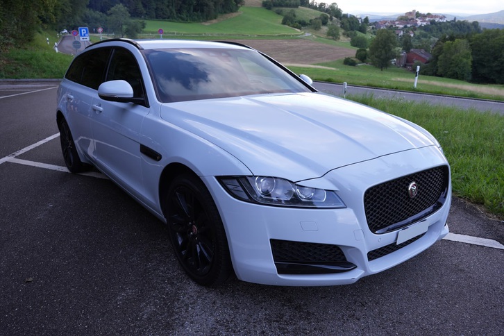 Jaguar XF Sportbrake 2.0 D 180 Prestige Jaguar Jaguar XF Sportbrake 2.0 D 180 Prestige