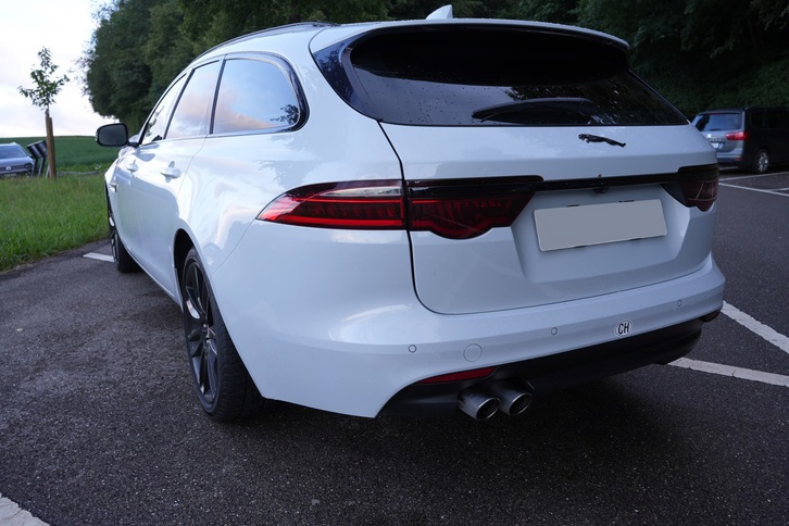 Jaguar XF Sportbrake 2.0 D 180 Prestige Jaguar Jaguar XF Sportbrake 2.0 D 180 Prestige