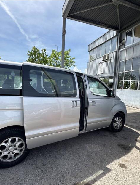 Hyundai H-1 People 2.5 CRDI Hyundai Hyundai H-1 People 2.5 CRDI