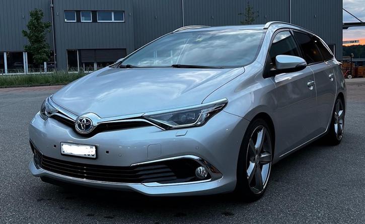 Toyota Auris Touring Sports 1.8 HSD Sol Toyota Toyota Auris Touring Sports 1.8 HSD Sol