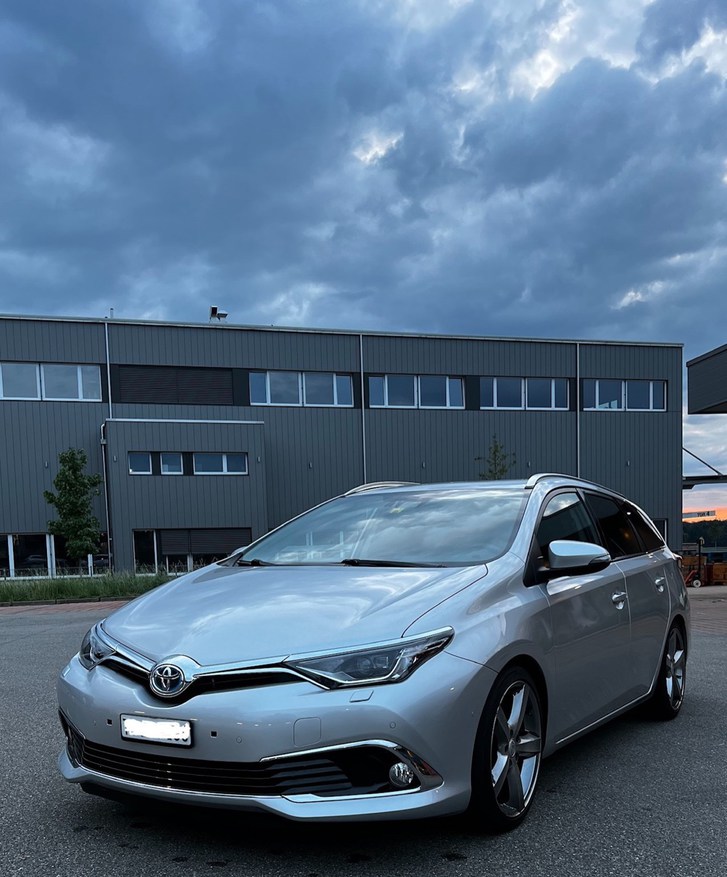 Toyota Auris Touring Sports 1.8 HSD Sol Toyota Toyota Auris Touring Sports 1.8 HSD Sol