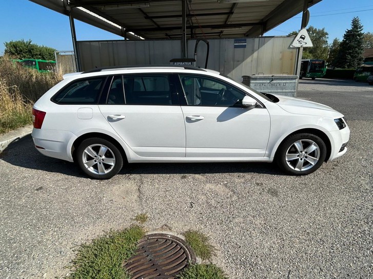 Skoda Octavia Combi 1.5 TSI Ambition DSG Skoda Skoda Octavia Combi 1.5 TSI Ambition DSG
