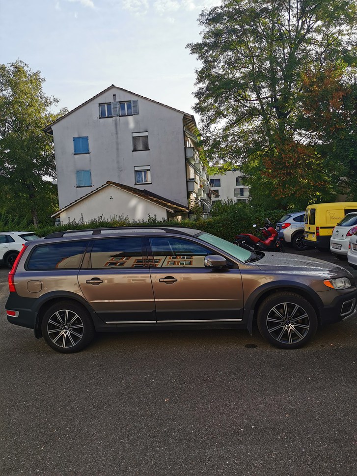 Volvo XC70 2.4 D5 Kinetic AWD Volvo Volvo XC70 2.4 D5 Kinetic AWD