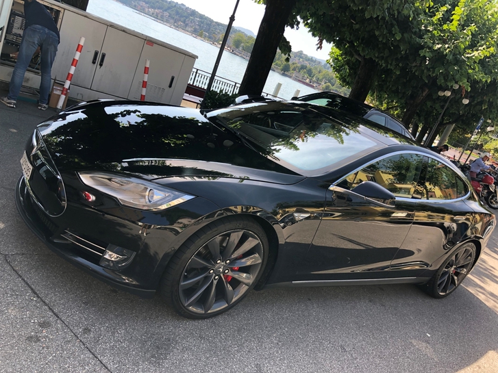 Tesla Model S 90 Performance D