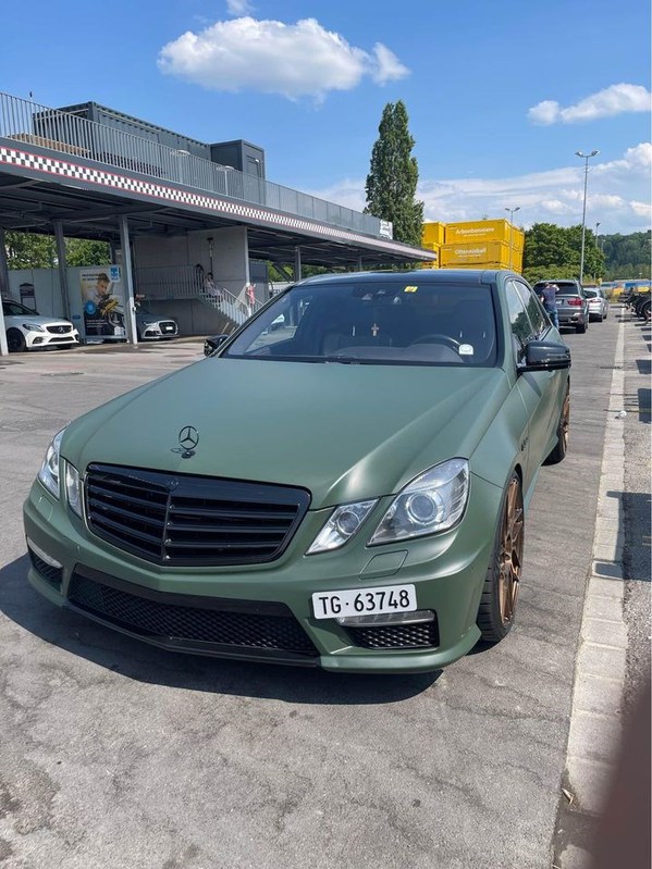 Mercedes-Benz E-Klasse W212 E 63 V8 AMG Mercedes-Benz Mercedes-Benz E-Klasse W212 E 63 V8 AMG