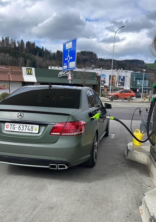 Mercedes-Benz E-Klasse W212 E 63 V8 AMG Mercedes-Benz Mercedes-Benz E-Klasse W212 E 63 V8 AMG