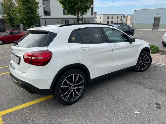 Mercedes-Benz GLA-Klasse X156 GLA 200 Night Star Mercedes-Benz Mercedes-Benz GLA-Klasse X156 GLA 200 Night Star