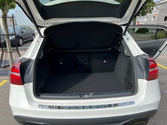 Mercedes-Benz GLA-Klasse X156 GLA 200 Night Star Mercedes-Benz Mercedes-Benz GLA-Klasse X156 GLA 200 Night Star