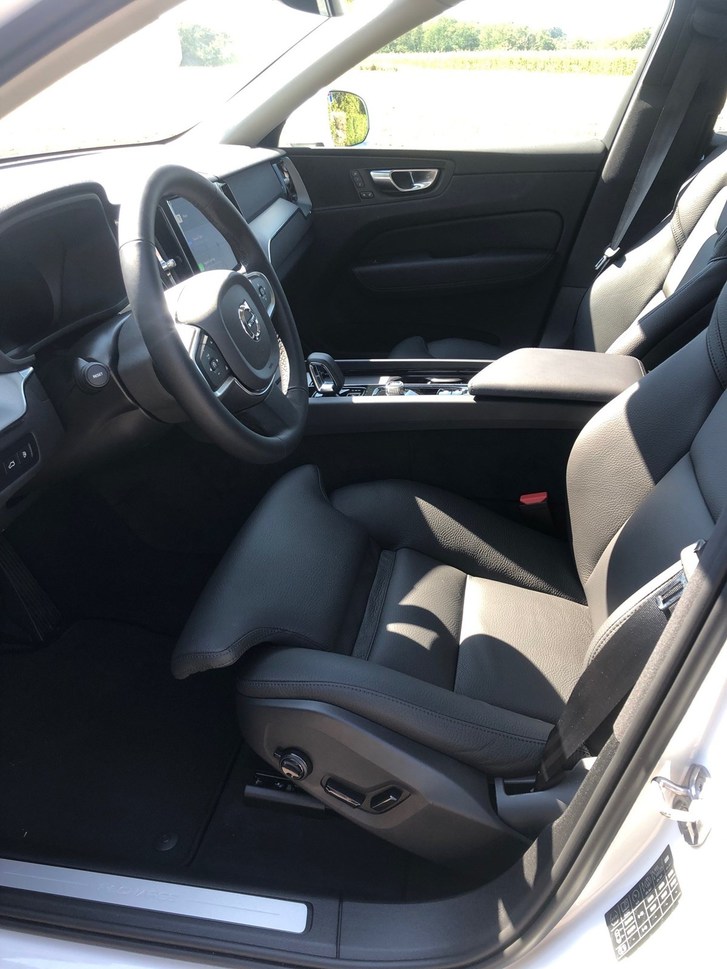 Volvo XC60 2.0 T6 TE Core eAWD Volvo Volvo XC60 2.0 T6 TE Core eAWD