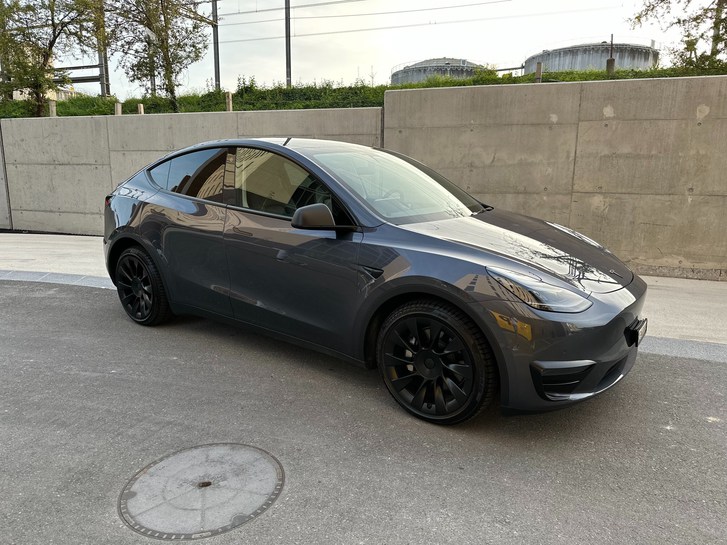 Tesla Model Y Long Range D Tesla Tesla Model Y Long Range D