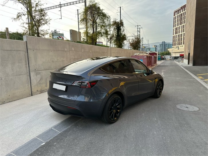 Tesla Model Y Long Range D Tesla Tesla Model Y Long Range D