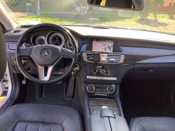 Mercedes-Benz CLS-Klasse C218 CLS 350 V6 BlueEF Mercedes-Benz Mercedes-Benz CLS-Klasse C218 CLS 350 V6 BlueEF