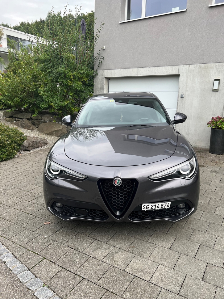 Alfa Romeo Stelvio 2.2 D Q4 190 Sprint Alfa Romeo Alfa Romeo Stelvio 2.2 D Q4 190 Sprint