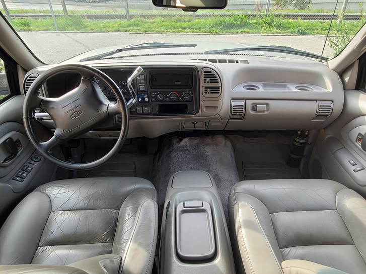 CHEVROLET Tahoe V8 5.7 l CHEVROLET CHEVROLET Tahoe V8 5.7 l