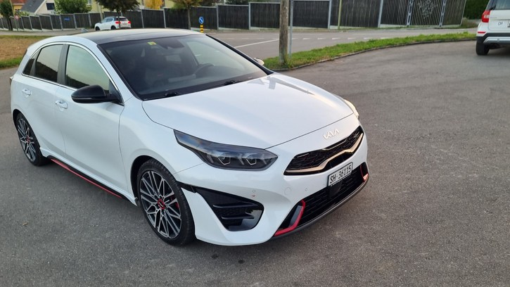 Kia Ceed 1.6 T-GDi GT Kia Kia Ceed 1.6 T-GDi GT