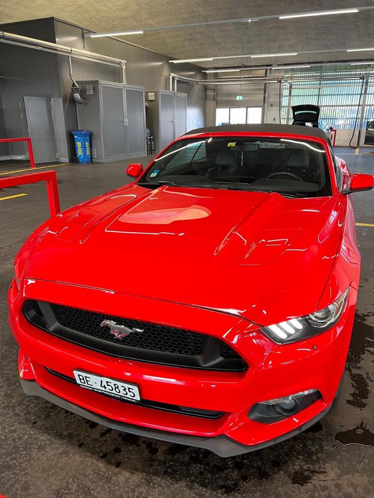 Ford Mustang Convertible 5.0 V8 GT Ford Ford Mustang Convertible 5.0 V8 GT