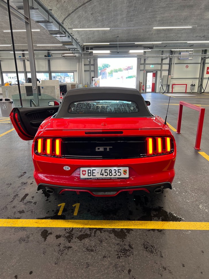 Ford Mustang Convertible 5.0 V8 GT Ford Ford Mustang Convertible 5.0 V8 GT
