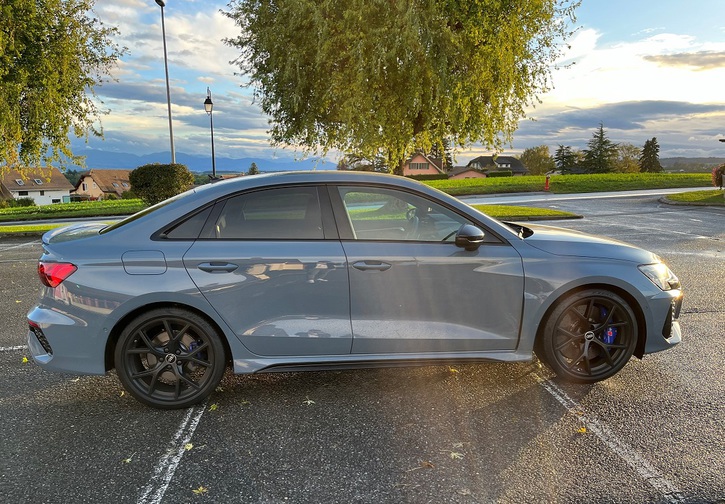 Audi RS3 Limousine 2.5 TFSI quattro S-Tronic Audi Audi RS3 Limousine 2.5 TFSI quattro S-Tronic
