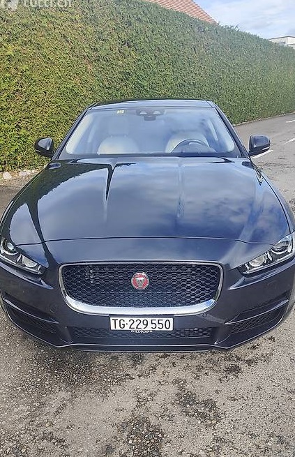 Jaguar XE 2.0 T 240 Pure