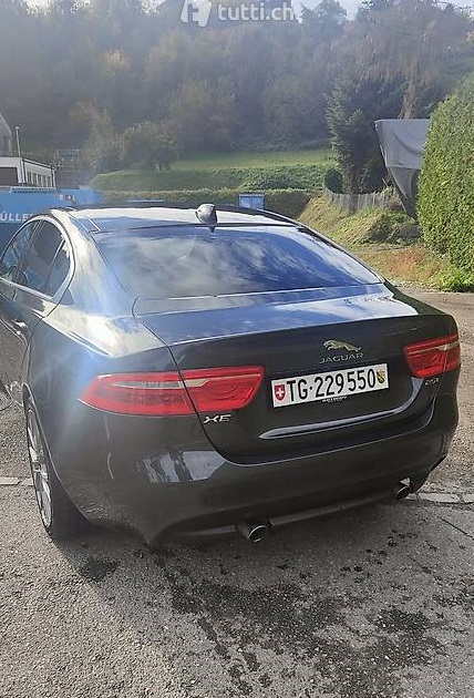 Jaguar XE 2.0 T 240 Pure