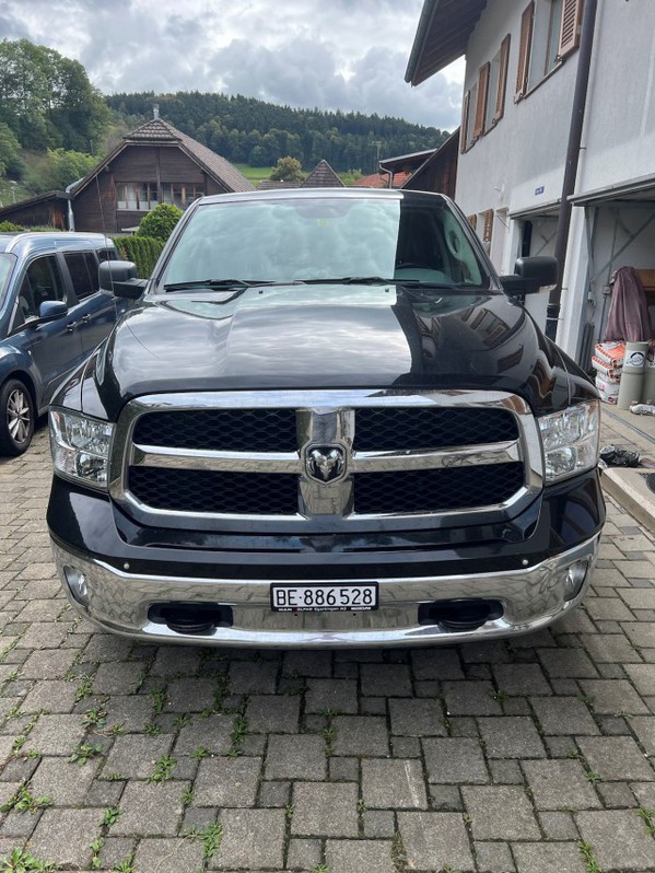 Dodge RAM 1500 SLT  4X4 5.7 HEMI