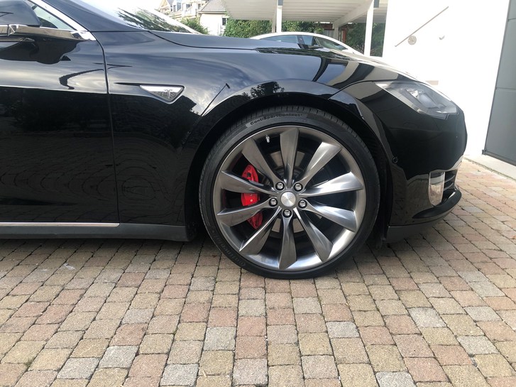 Tesla Model S 85 Performance D